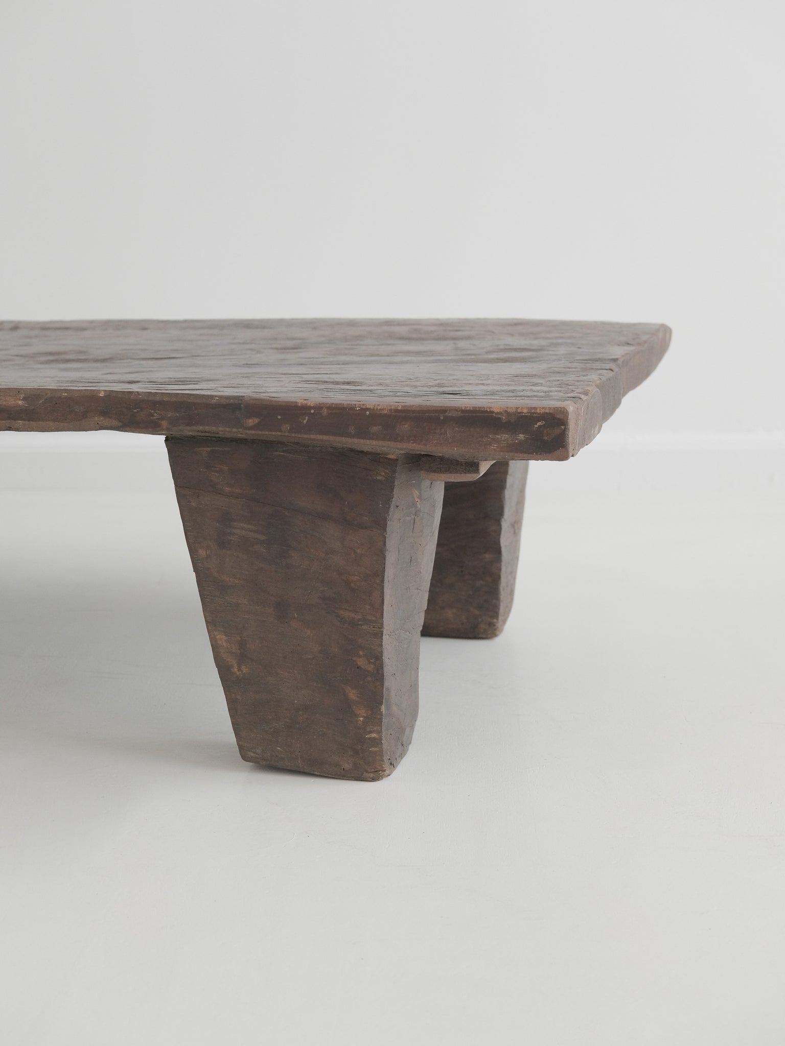 Naga Table 188 x 67 x H32