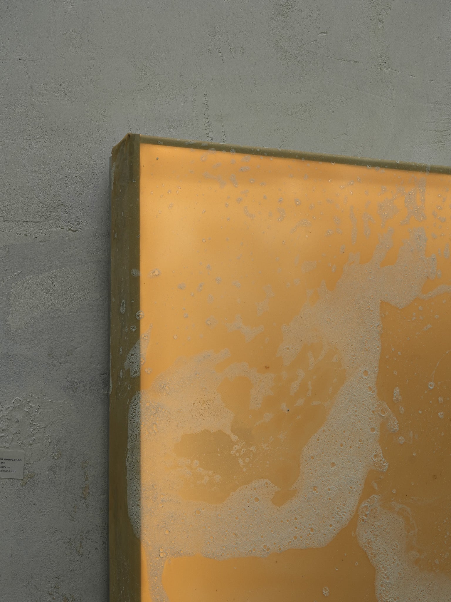 LIGHT BOX H134 x W104