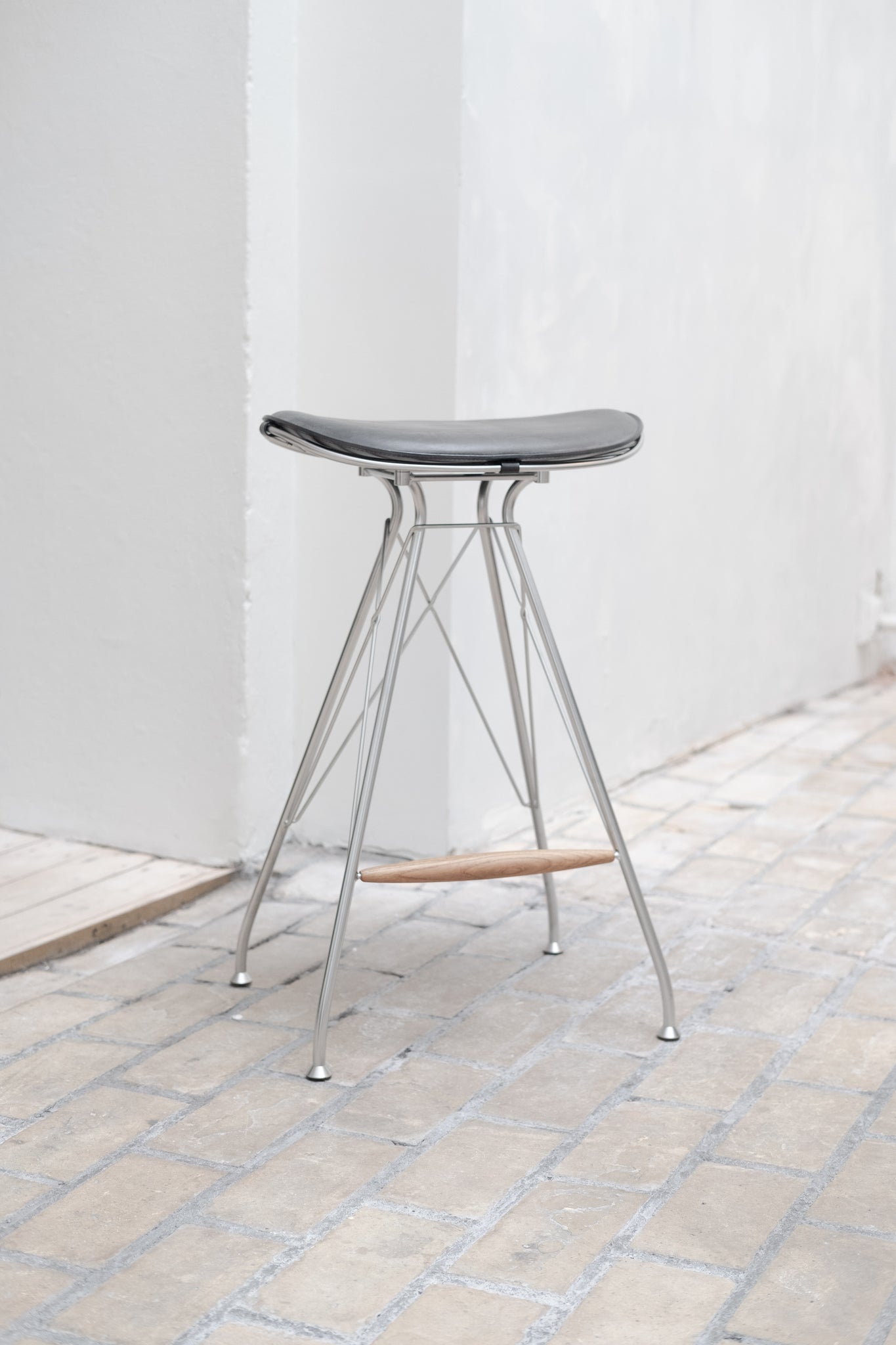 Wire Bar Stool